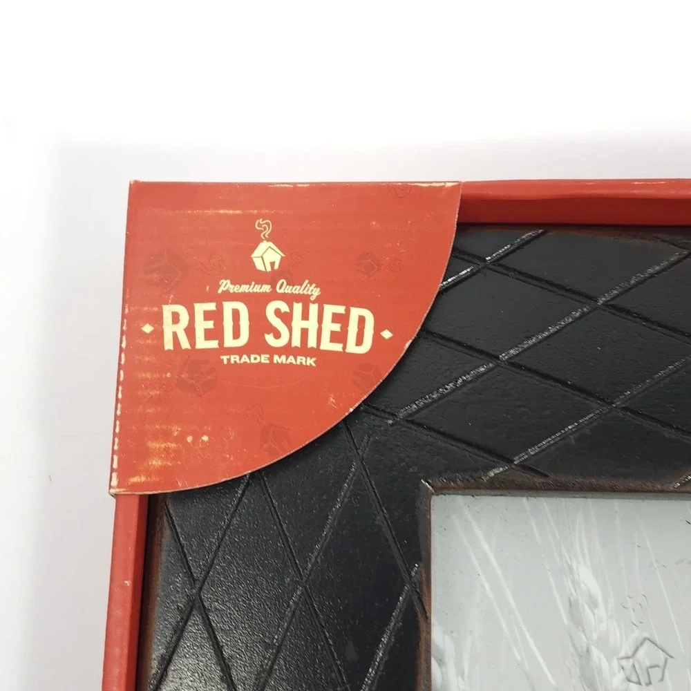 Red Shed vtg etched